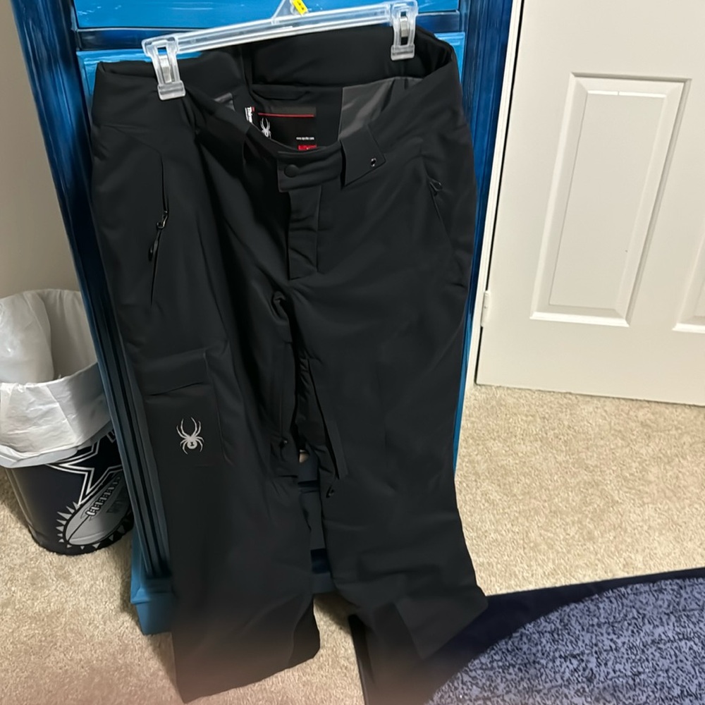 Women’s medium black Spyder snow pants